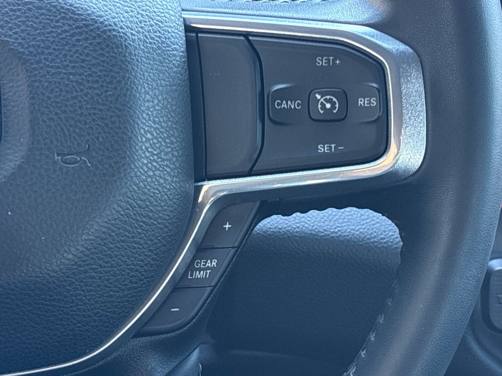 2024 RAM Ram 1500 Laramie Crew Cab 4x2 5'7' Box