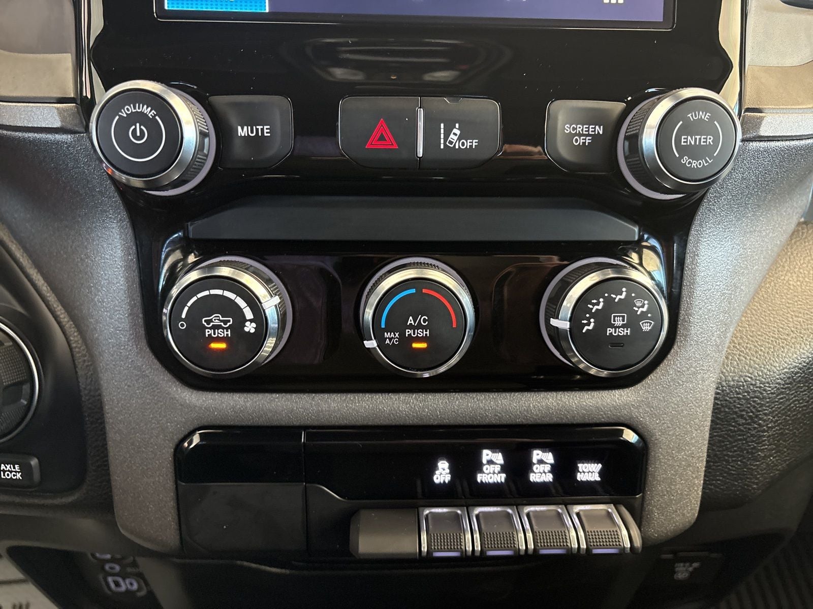 2025 RAM Ram 1500 Warlock Crew Cab 4x4 5'7' Box