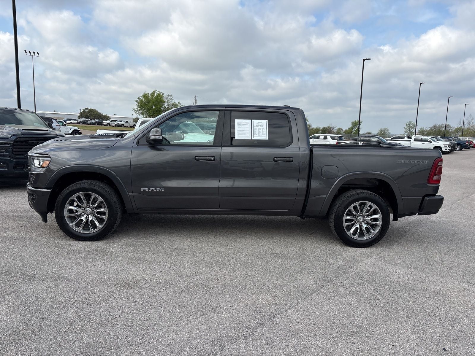 2022 RAM Ram 1500 Laramie Crew Cab 4x4 5'7' Box