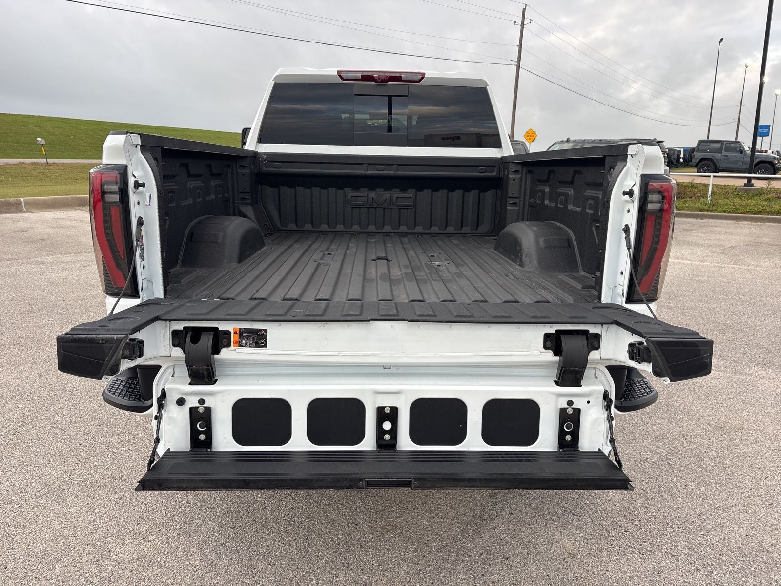 2026 GMC Sierra 2500HD Crew Cab, Standard Bed, AT4, 4WD