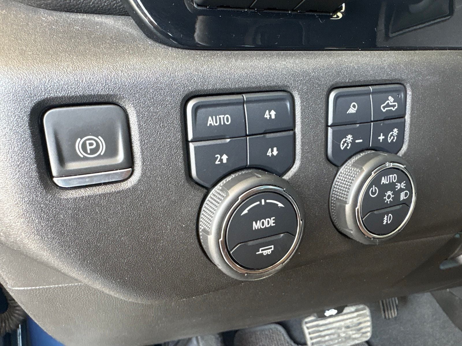 2024 Chevrolet Silverado 2500HD 4WD Crew Cab Standard Bed High Country