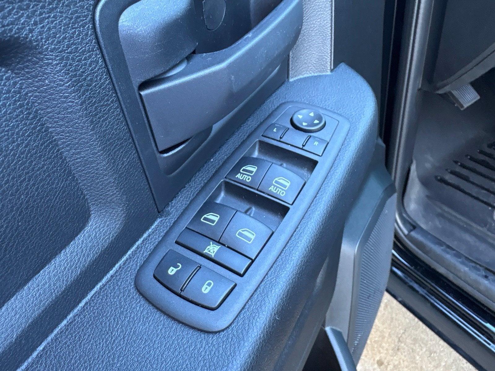 2022 RAM Ram 2500 Tradesman Crew Cab 4x4 6'4' Box