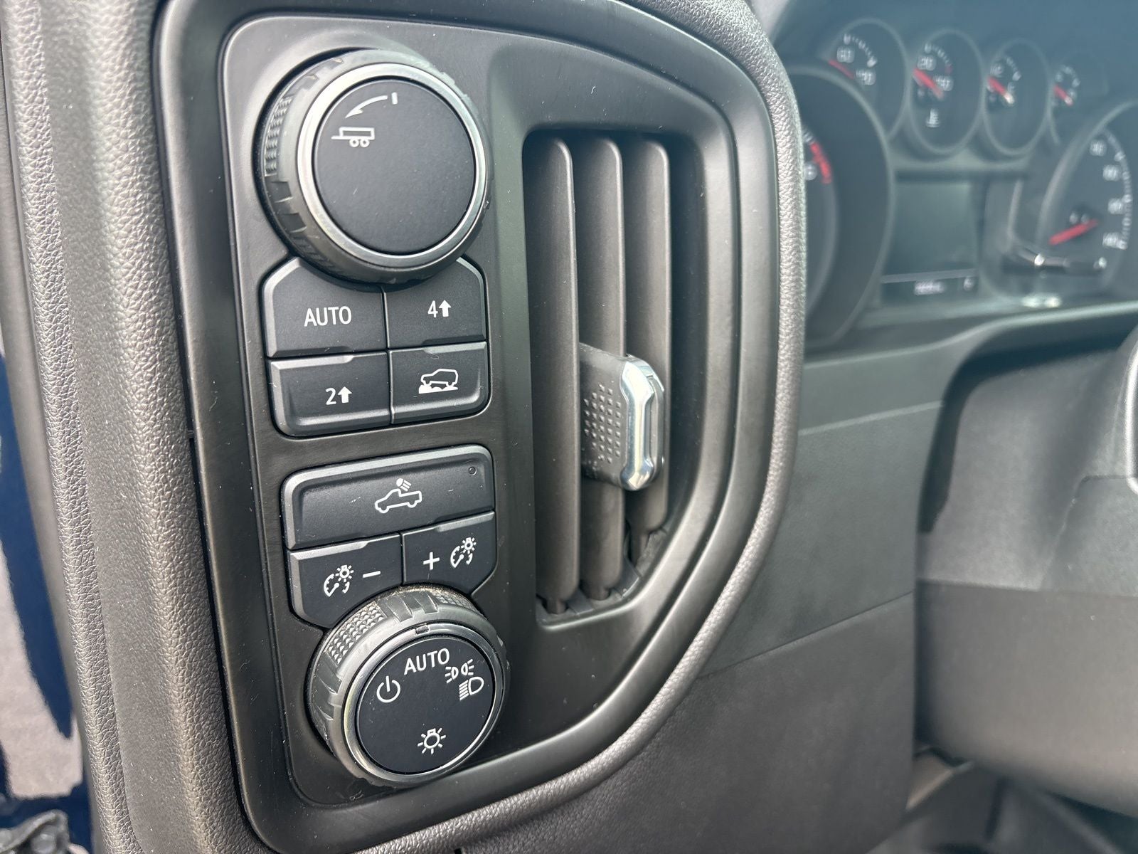 2023 Chevrolet Silverado 1500 4WD Crew Cab Short Bed WT