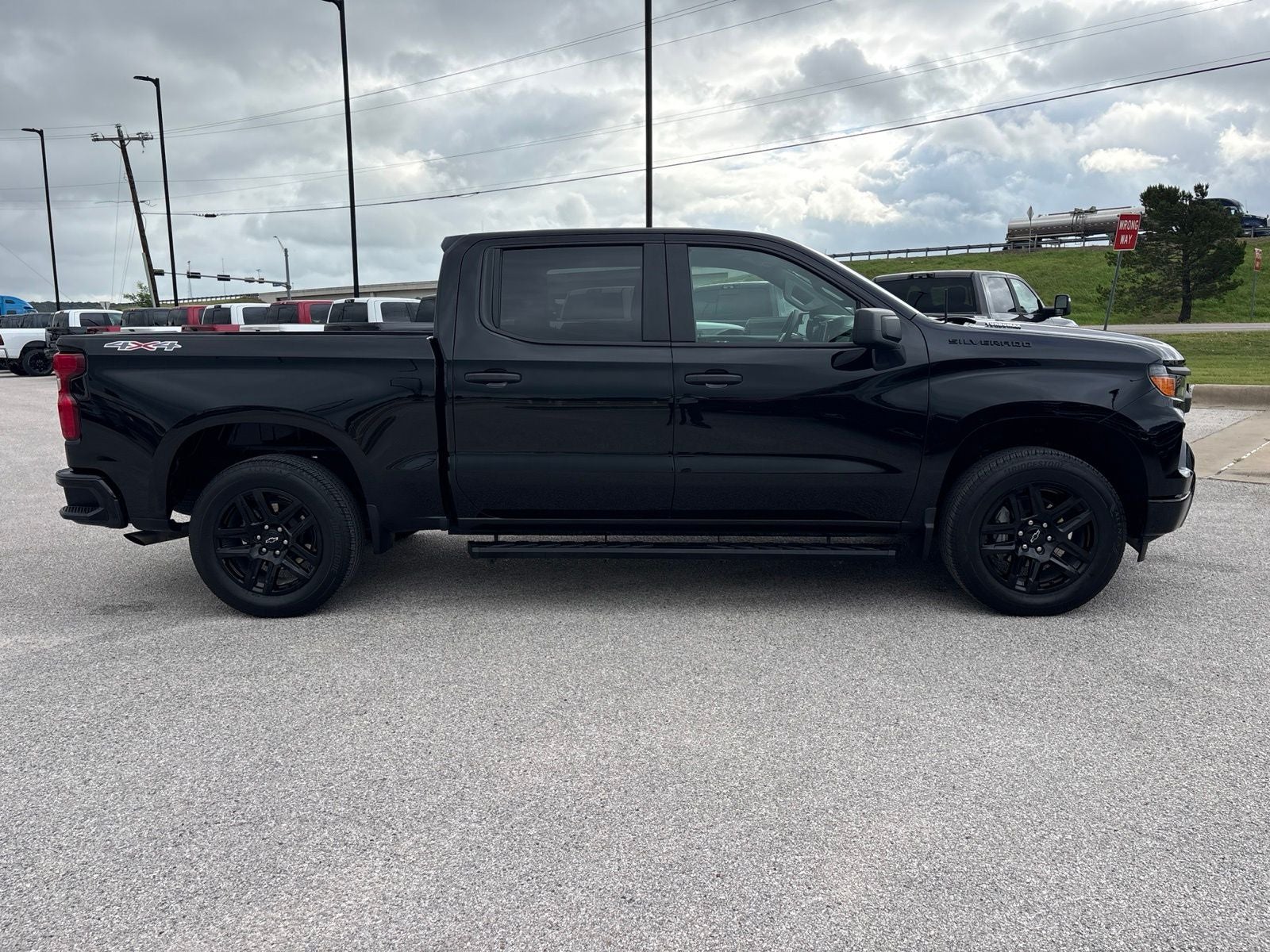 2024 Chevrolet Silverado 1500 4WD Crew Cab Short Bed Custom