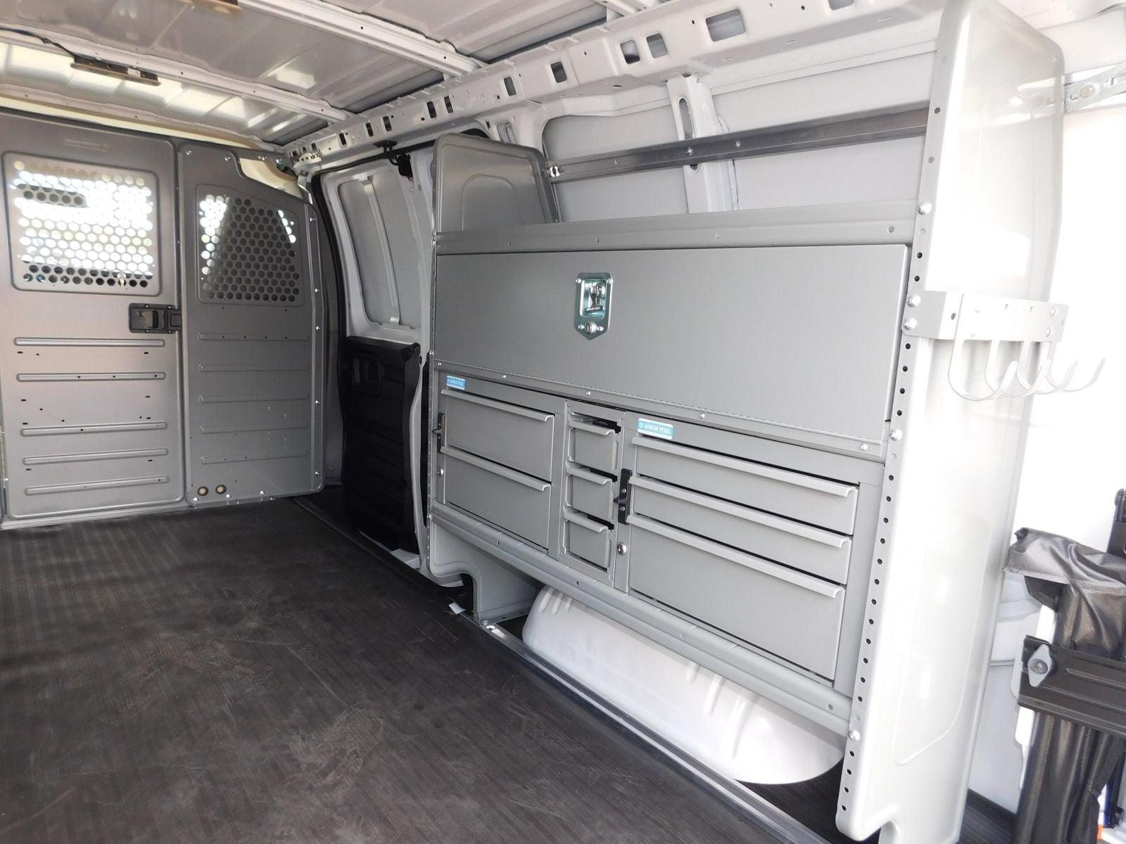 2024 Chevrolet Express Cargo 2500 WT