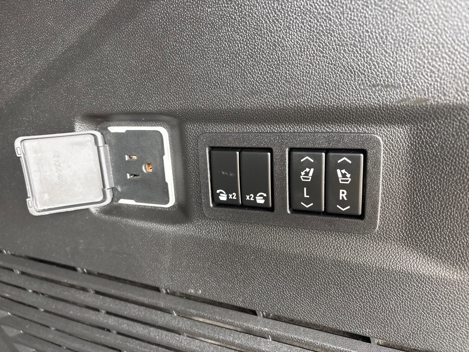 2022 GMC Yukon AT4