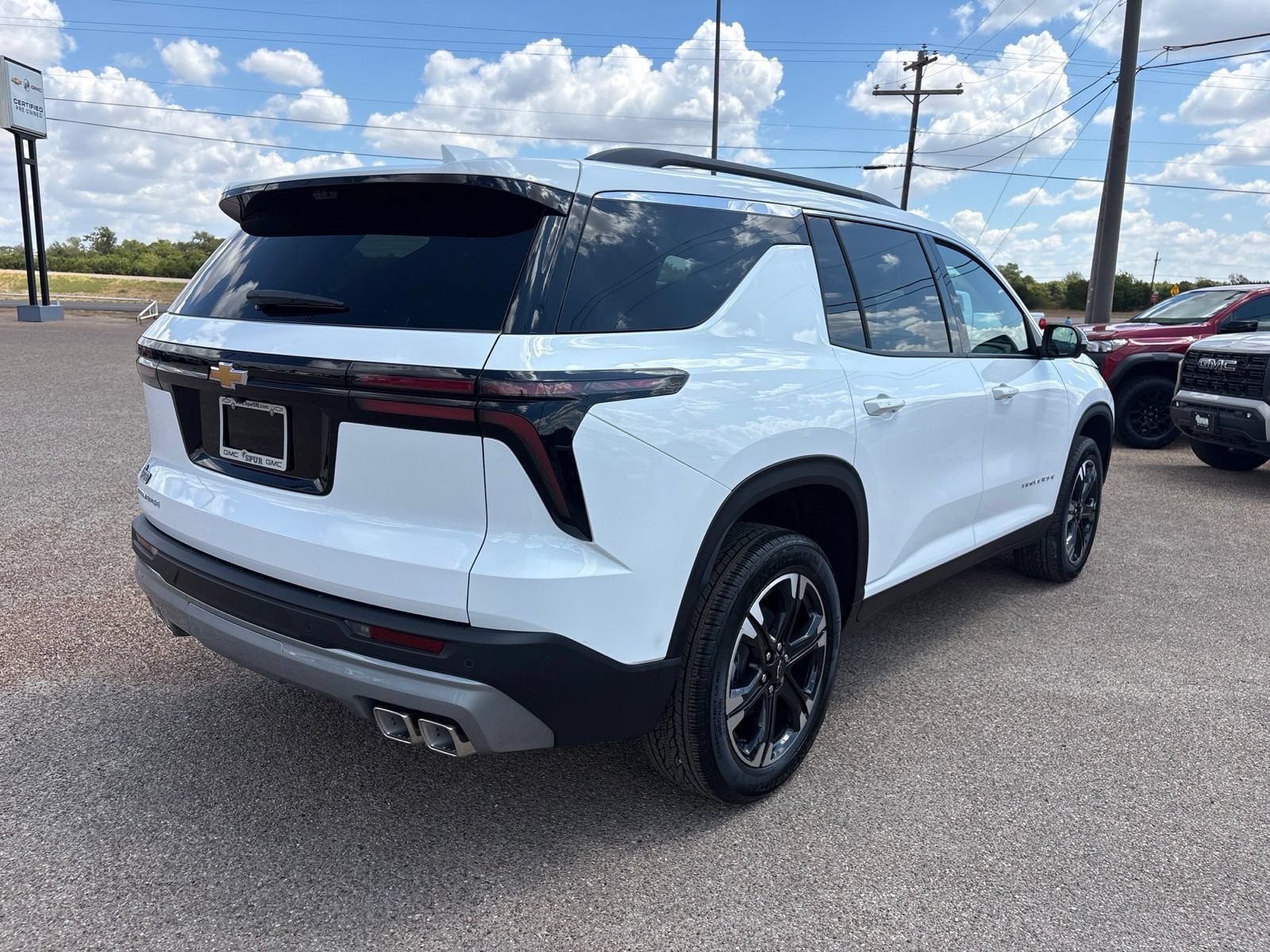 2027 Chevrolet Traverse LT
