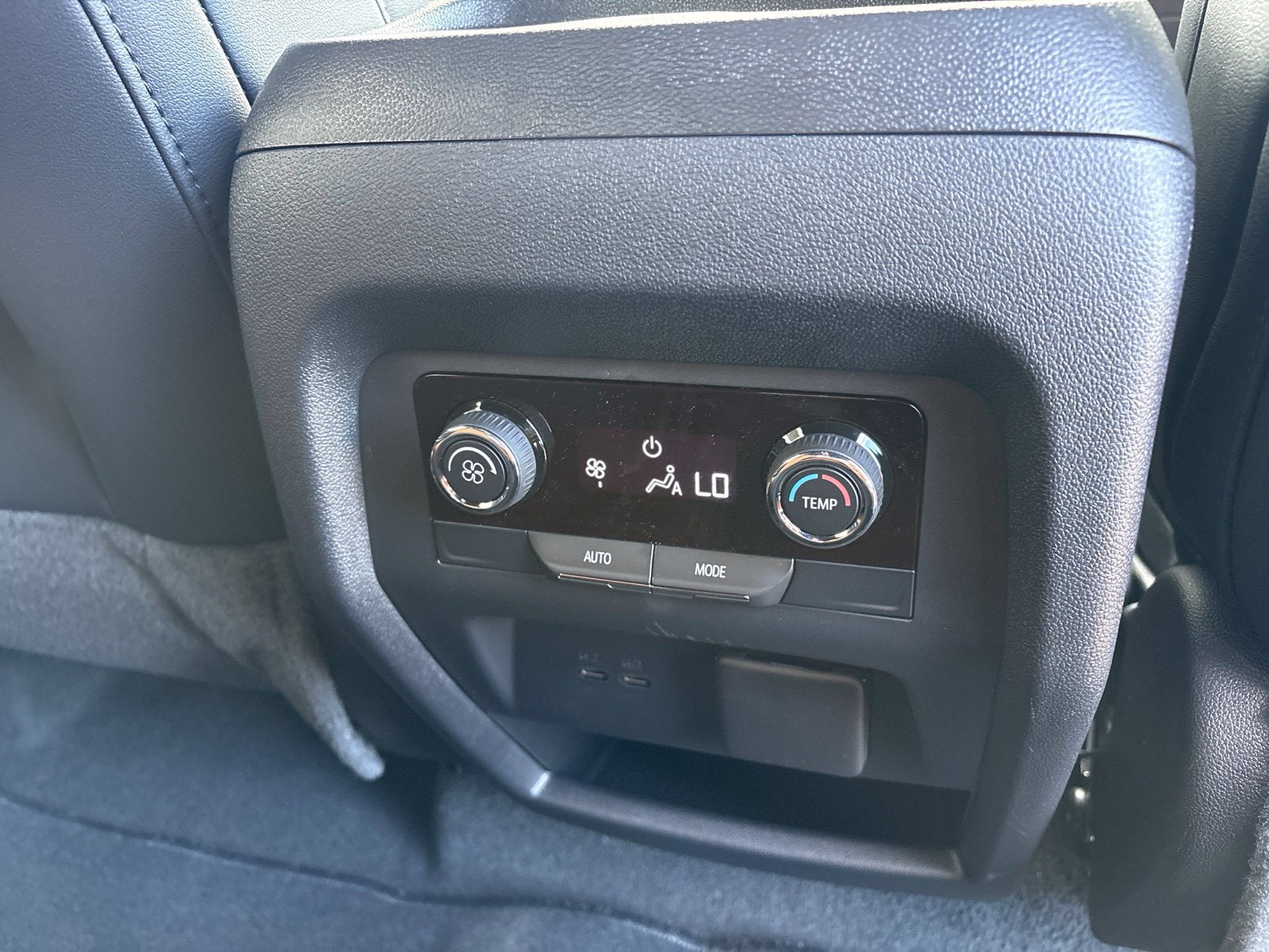 2027 Chevrolet Traverse Z71 - Photo 24