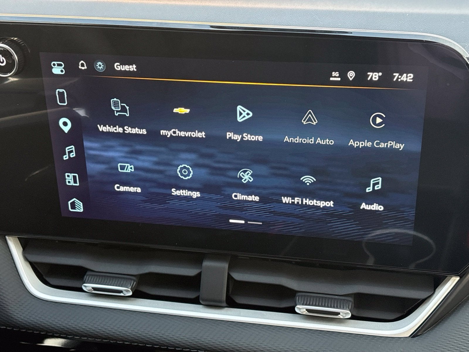 2027 Chevrolet Equinox LT - Photo 21