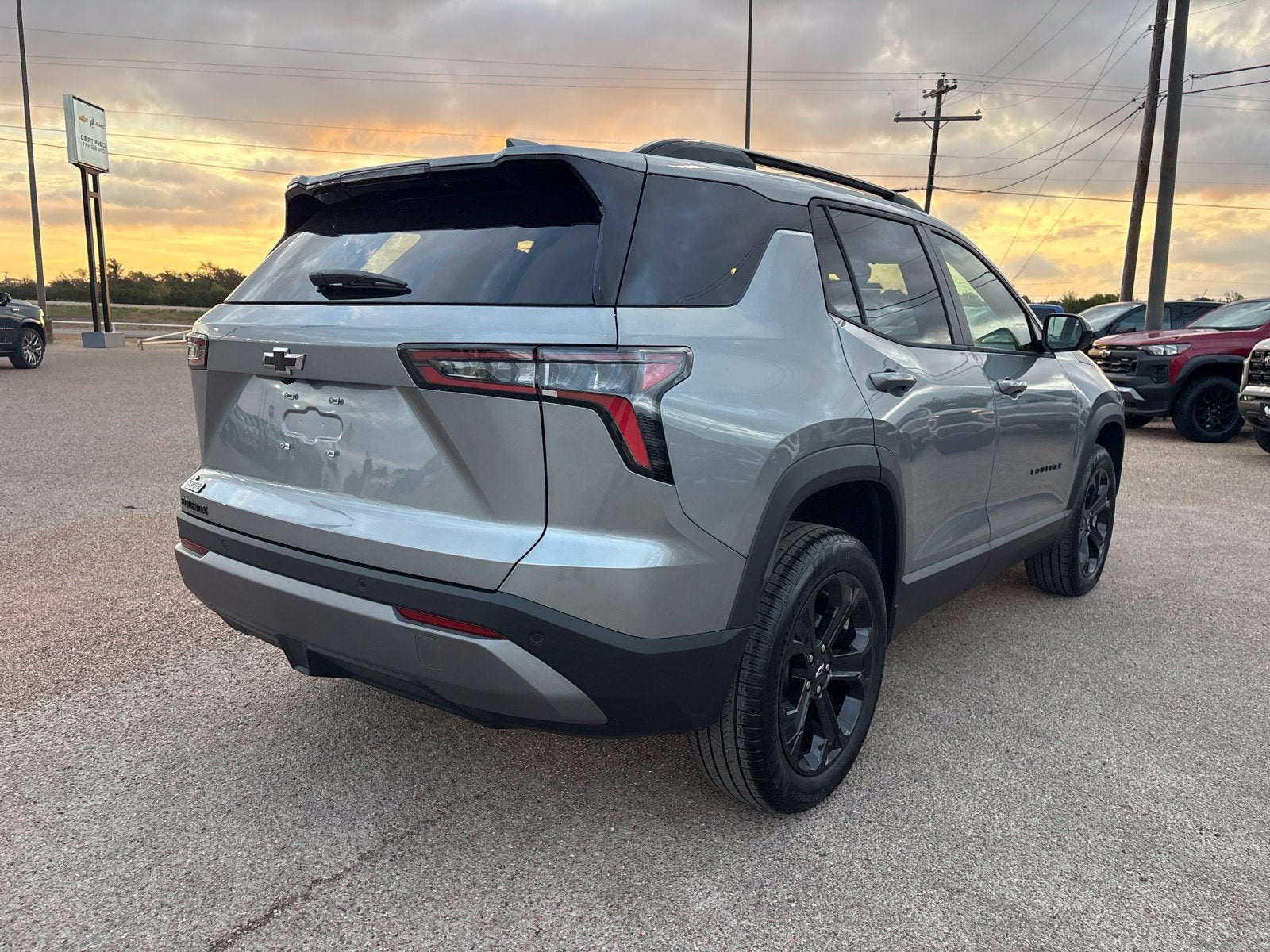 2027 Chevrolet Equinox LT - Photo 6