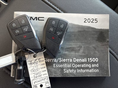 2025 GMC Sierra 1500 SLT